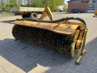 - - - Fejekost