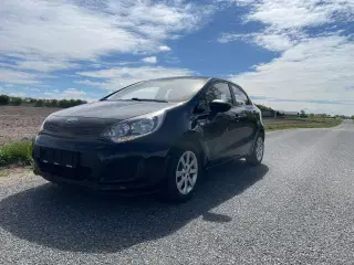 2013 Kia Rio benzin