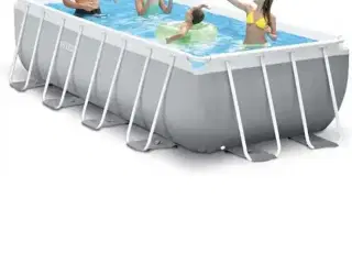 Swimmingpool med alt tilbehør 