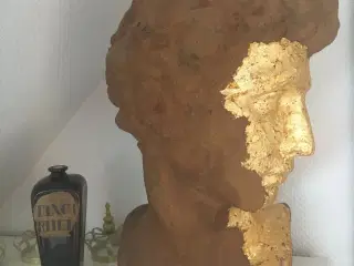 smuk buste / skulptur / kunstværk  - af kunstner