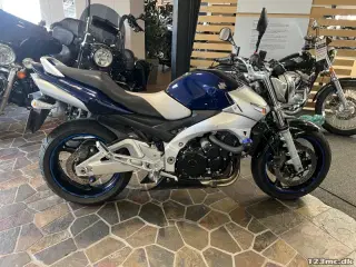 Suzuki GSR 600