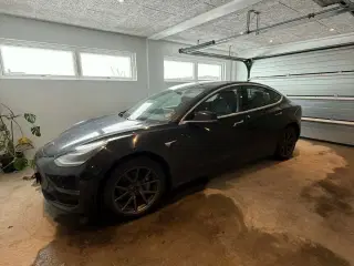 Tesla Model 3  Long Range AWD