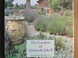 the gardens of gertrude jekyll, by richard bisgrov