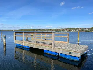 Nyrenoveret tømmerflåde