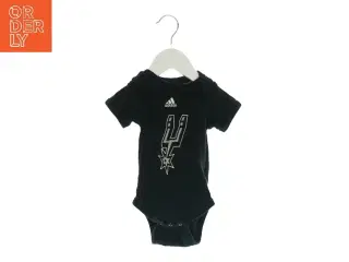 Bodystocking fra Adidas (Str. 3-6 mdr)