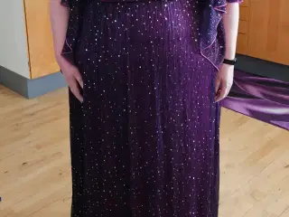 Plus size galla kjole. 