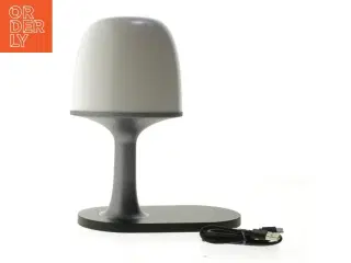 Bordlampe med trådløs opladning fra Hi5 (str. 24x20 cm)