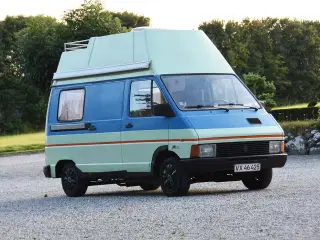 Veteran autocamper benzin motor. 