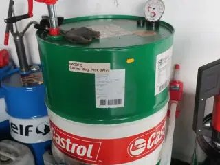 Ca. 40 liter motorolieCASTROL MAG. PROF. 0W20