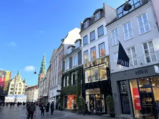 LYSE KONTORER PÅ STRØGET UDLEJES SEPARAT ELLER SAMLET
