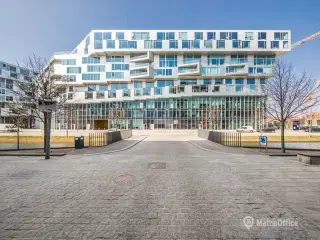 Indbydende kontorlejemål i det prisvindende 8TALLET - tæt på metro og motorvejsnettet.