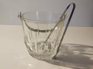 Glas isspand med is tang