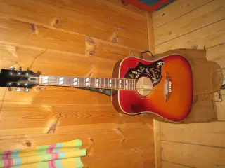 Akustisk guitar med stål strenge + guitar taske