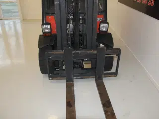3 tons Linde truck