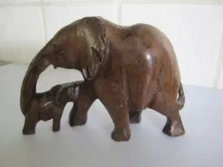 ELEFANT med ELEFANTUNGE.
