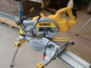 Kap-/Geringssav DEWALT Model: DWS777/ DE7033 - XJ