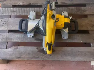 UDLEJES - Dewalt kap-/geringssav