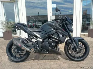 Suzuki GSXS 750