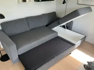 Sovesofa med chaiselong og opbevaringsboks