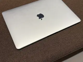 Macbook Air a2337 M1 Chip