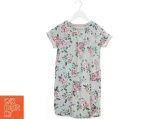 Blomstret kjole fra H&M (str. 140)