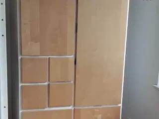 Garderobeskab fra IKEA 