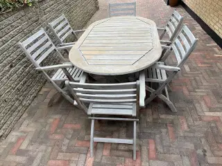 bord og 6 stole i teaktræ