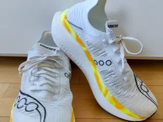 Saucony Endorphin Elite 2 str 44 løbesko 