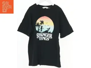 Sort Stranger Things T-shirt fra H&M (str. 158)