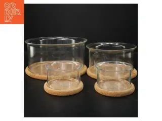 Sæt af glasbeholdere med korkonderlag fra Bodum (str. Ø 10x6 cm og Ø 17x9 cm og Ø 22x11 cm)