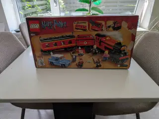LEGO Harry Potter Hogwarts Express