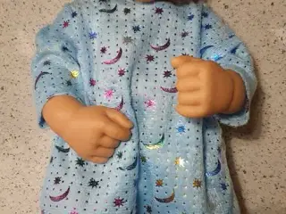 Livagtig håndlavet dukke