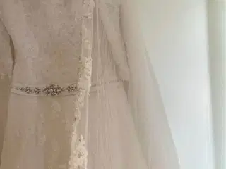 SMUK brudekjole, str 38
