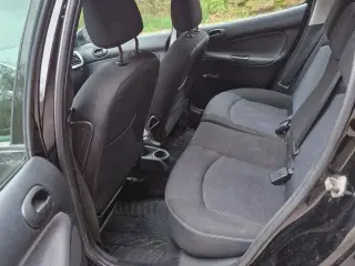 Peugeot 206+ 1.4 HDI 5D 