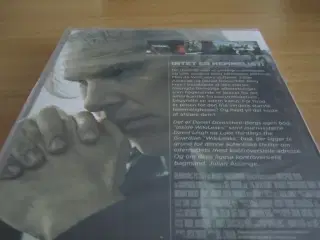 THE FIFTH ESTATE. Ny i folie.