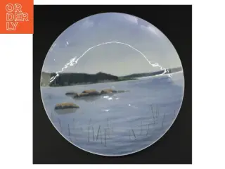 Dekorativ vægplatte med landskabsmotiv fra Royal Copenhagen (str. Ø 28 cm)