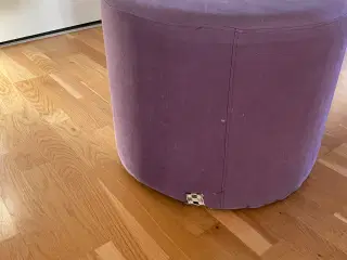 Fodpuf i fastskum, den kan siddes på. H50 