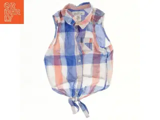 Ærmeløs skjorte med ternet mønster fra H&M (str. 140)