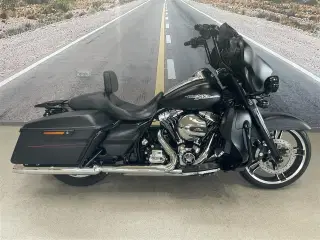 Harley-Davidson FLHXS  Street Glide Special 103"