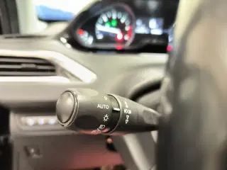 Peugeot 208 1,6 BlueHDi 100 Allure Sky