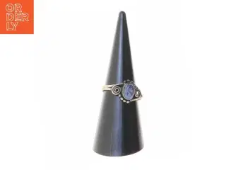 Ring med blå sten (str. 54)