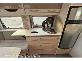 2021 - Dethleffs Nomad 730 FKR   Super flot Dethleffs boogievogn til 7 personer og meget udstyr!