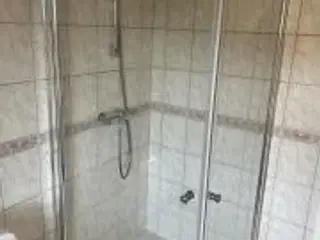 Glasafskærmning til bruseniche