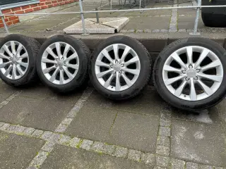 Originale Audi A6 alu fælge med vinterdæk.