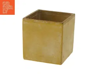 Kvadratisk gul vase (str. 11x11x11 cm)
