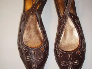 Lille sko med hæl