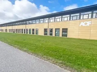 Flotte og fleksible lokaler med stor synlighed mod Indre Ringvej - i alt ca. 660 kvm
