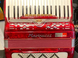 Marinucci – Italiensk bold rød harmonika sælges 