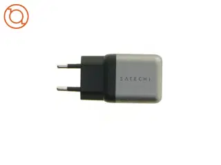 Adapter fra Satechi (str. 8 x 4 cm)