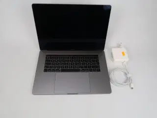 Apple MacBook Pro 15,4" IPS i9-9880HQ
